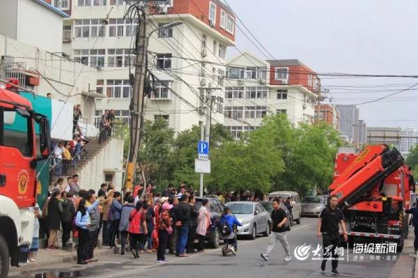 突發(fā)！青島一居民樓發(fā)生爆燃！已造1人死亡，7人受傷！3公里外有震感…